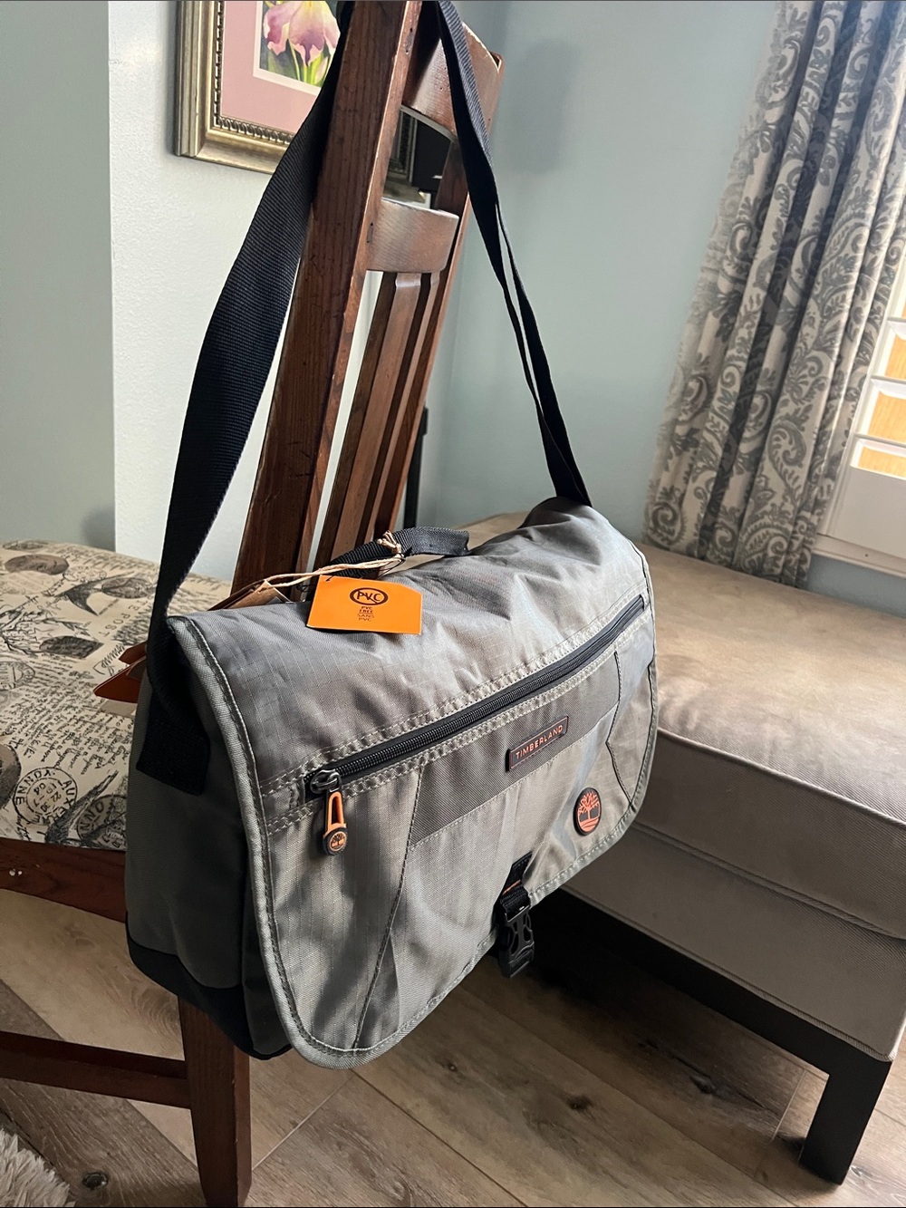 NWT. Timberland Twin Mountain Burnt Olive Messenger Bag with Front Buckle